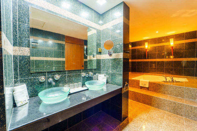 Bathroom 6