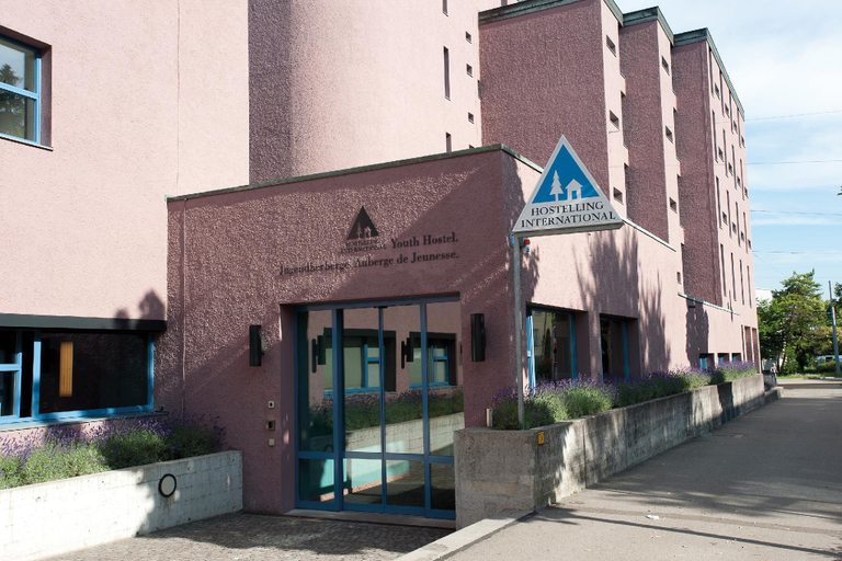 Exterior 1