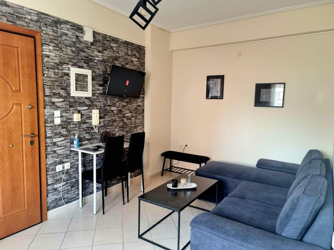 Others 5, In Centre Suite by Open City, Peloponnese