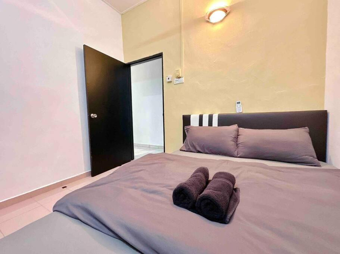 Bedroom 3, Taman Universiti 6-10Pax [UTM/Skudai]-Free WIFI, Johor Bahru