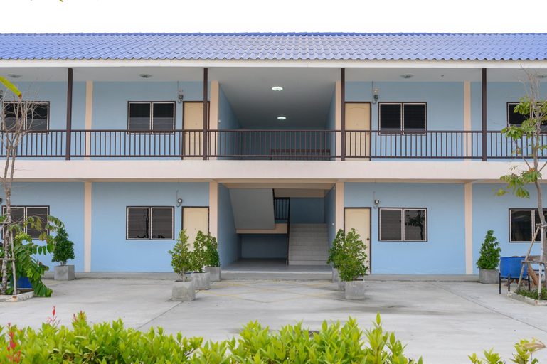 Exterior 5