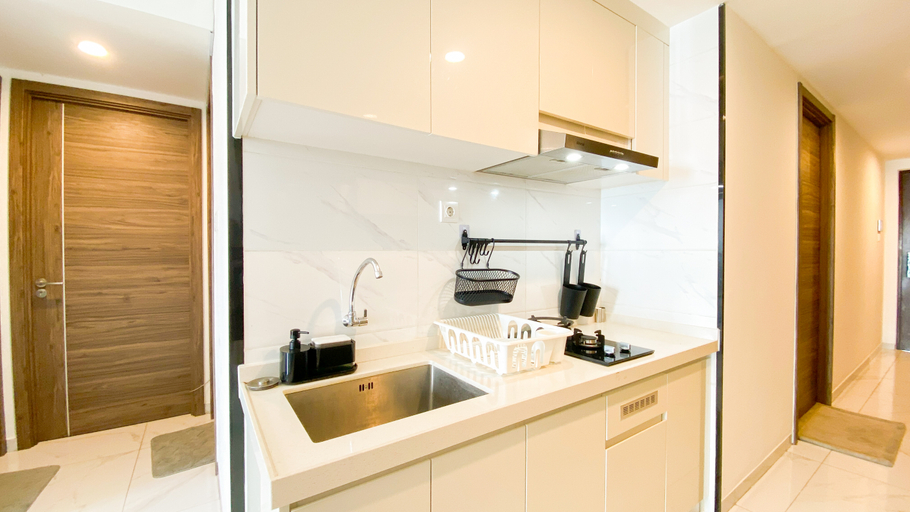 Others 4, Luxury 2BR With Working Room at Sky House BSD Apartment By Travelio, Tangerang Selatan