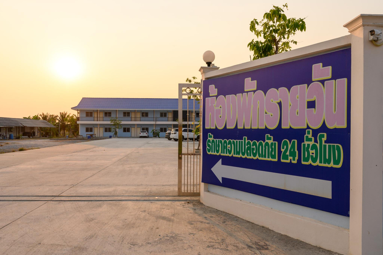 Exterior 15