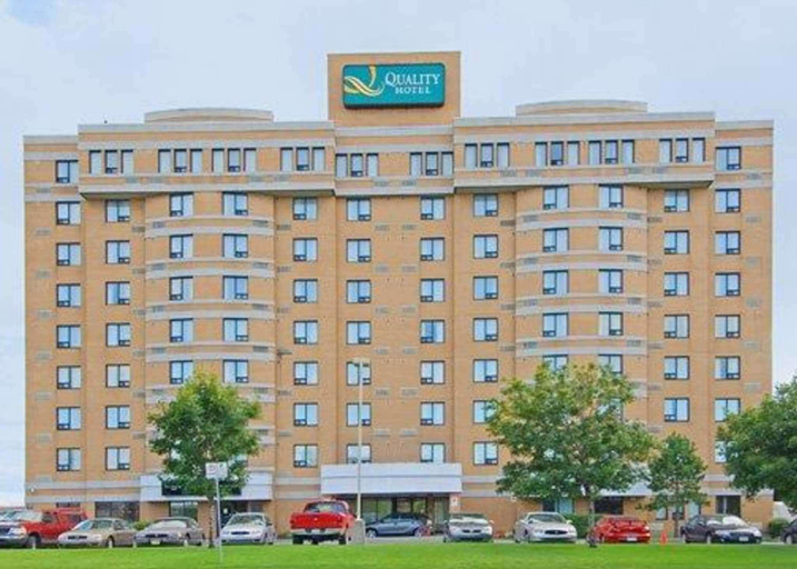 Quality Hotel & Suites Montreal East, Montréal