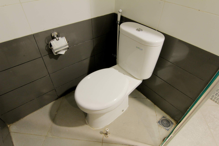Bathroom 14