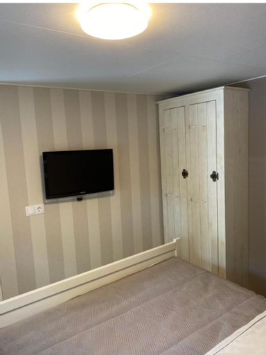 Luxe Chalet met prachtig terras op de Veluwe , veel privacy, Apeldoorn