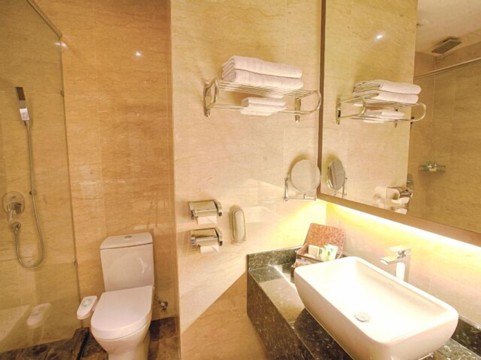Bathroom 18