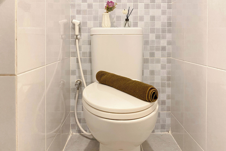 Bathroom 5, Affordable And Homey Studio At Tokyo Riverside Pik 2 Apartment, Tangerang