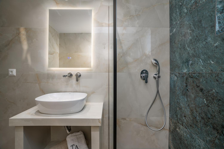 Bathroom 3, Ionian Escape, Ionian Islands