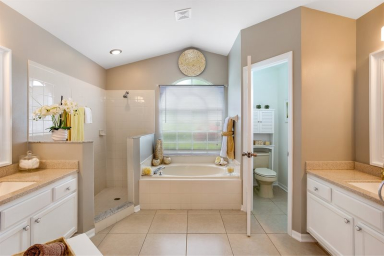 Bathroom 5, Orange Tree Executive Gameroom, Osceola