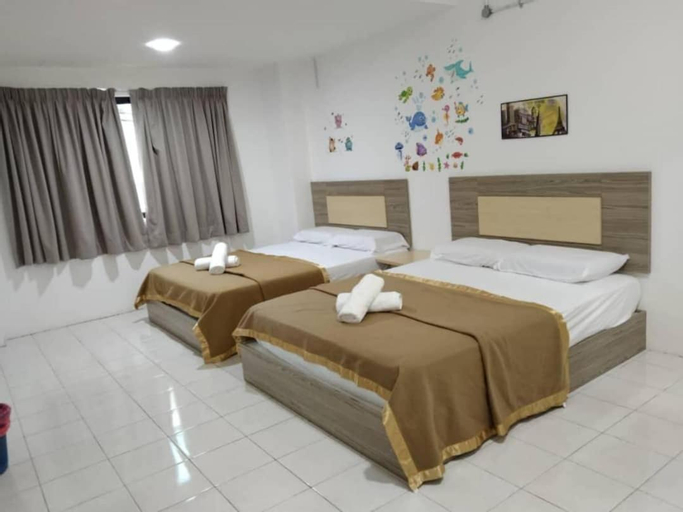 Everyone Knows EOK Homestay 2 rooms Apartment in Lot 10 Pangkor, Manjung