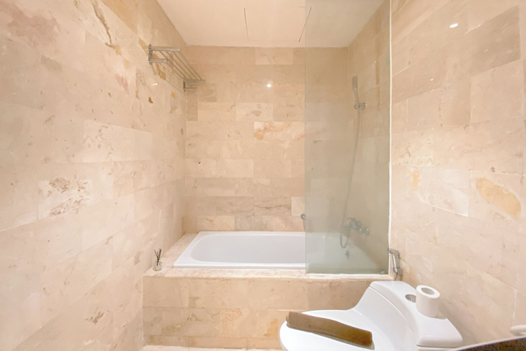 Bathroom 4, Wonderful And Homey 1Br Apartment The Empyreal Epicentrum Kuningan, Jakarta Selatan