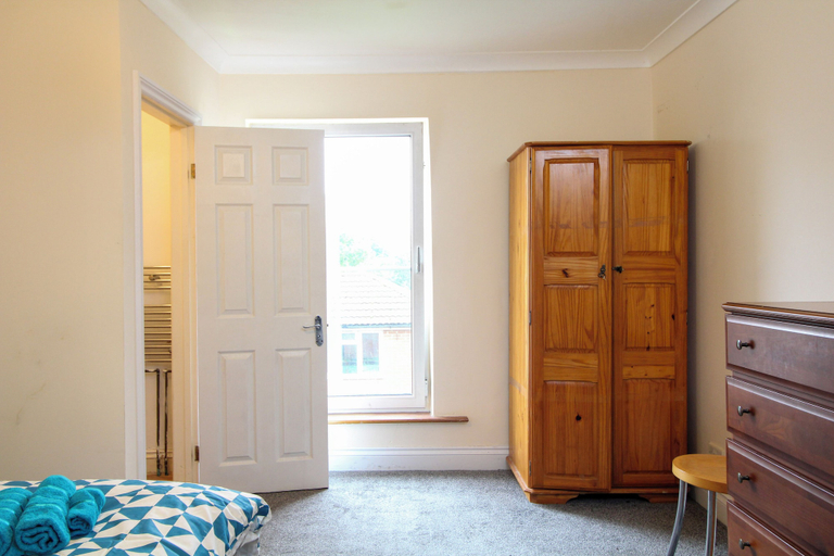 Bedroom 3, Darwin road guest house room 5, Southampton