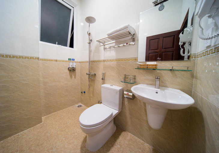 Bathroom 4