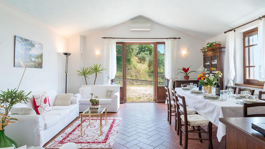 Food & Drinks 5, VILLA FABI 6&2, Emma Villas, Arezzo