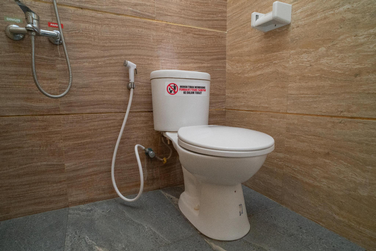 Bathroom 10