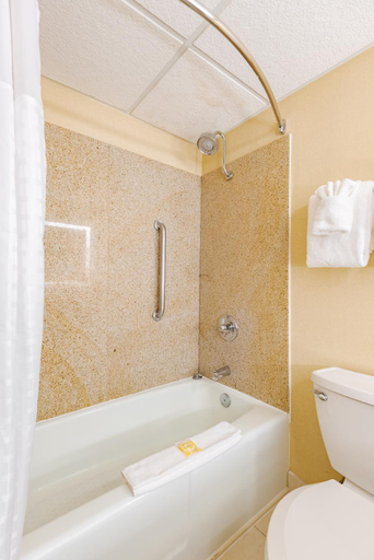 Bathroom 26