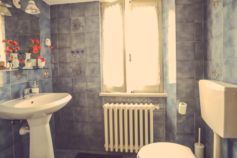 Bathroom 10