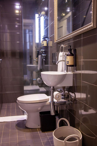 Bathroom 6