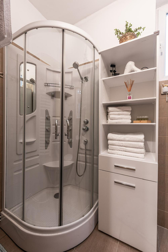 Bathroom 3, Cozy Corner Guesthouse, Brasov