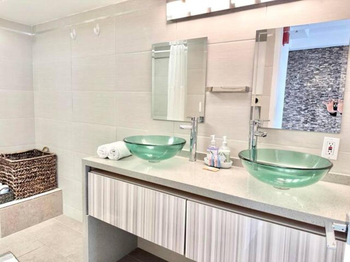 Others 5, Waikiki Ocean View Penthouse 2/2 bdr/bath, Honolulu