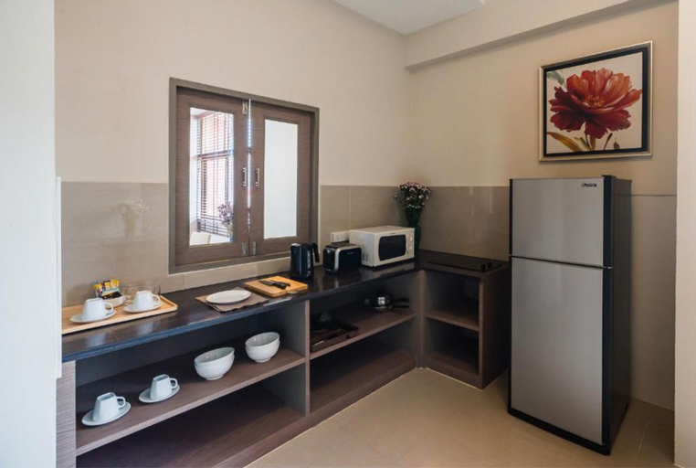 Dining Room 8