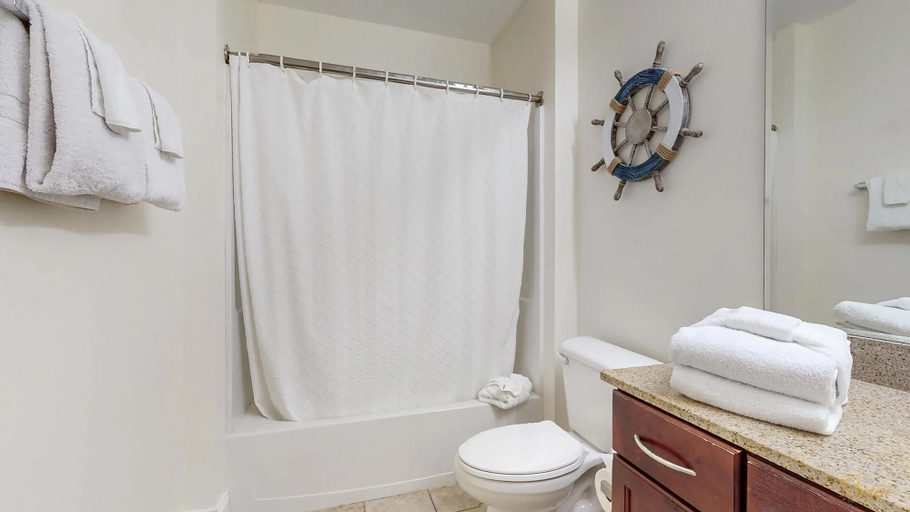 Bathroom 4, Laketown Wharf 2135, Bay