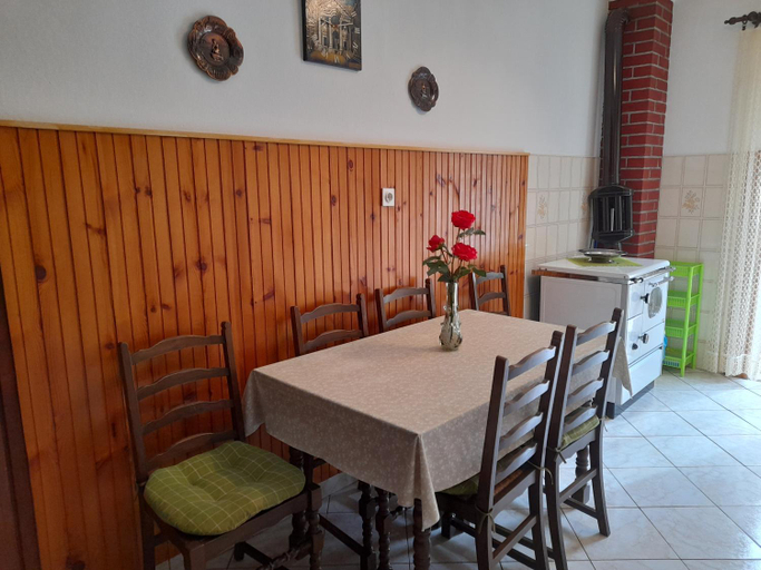 Others 2, HOUSE-APARTMENTS ELA -MIRCA- FAMILY HOLIDAY, Supetar