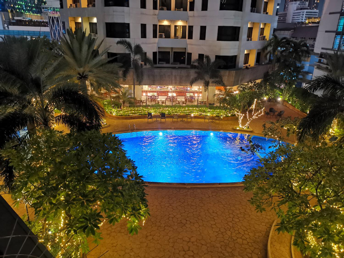 Grand​ Diamond Suite Condominium, Ratchathewi