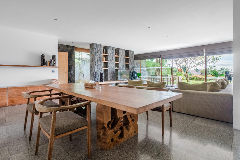 Dining Room 16