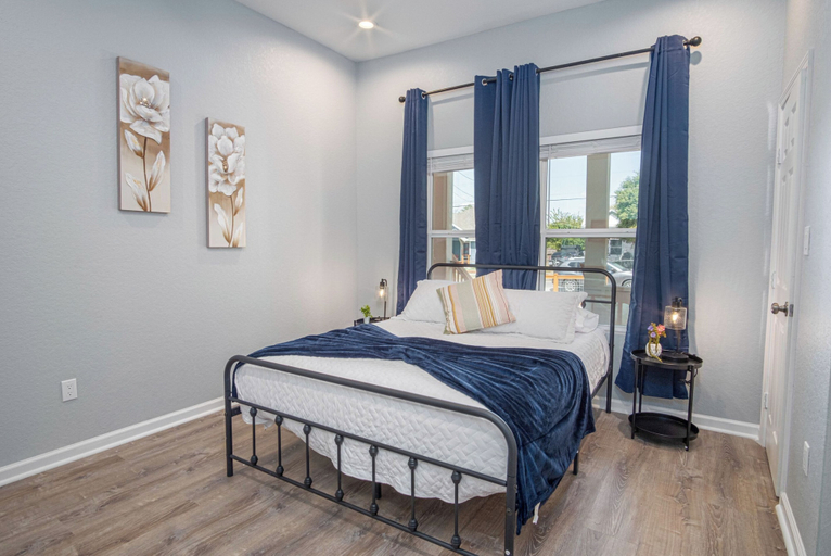 Bedroom 2, Inviting 4br/2ba Near Downtown & Riverwalk, Bexar