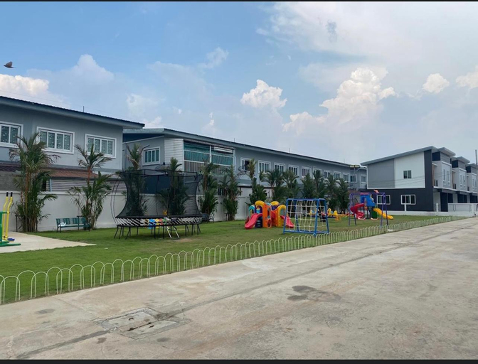 Exterior 2