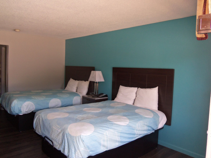 Bedroom 2, Carolina Lodge, Barnwell