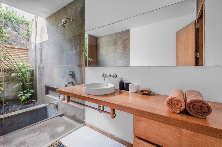 Bathroom 4