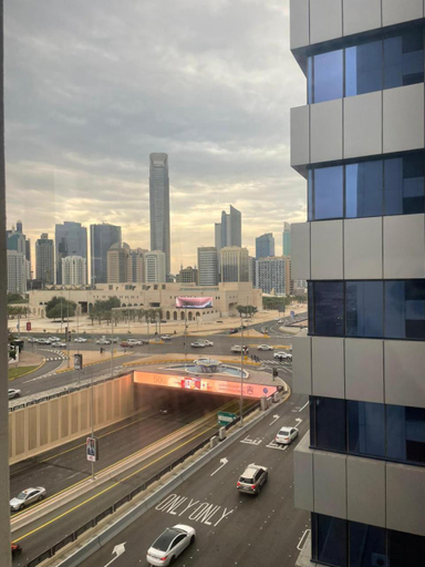 Others 3, Snug En-Suite Nest, Abu Dhabi City