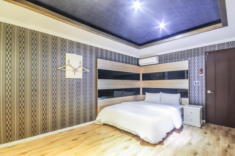 Bedroom 3, Jeongeup W, Jeongeup