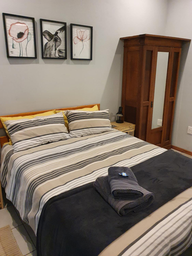 Others 4, Delikaat Bed & Coffee, Pixley ka Seme