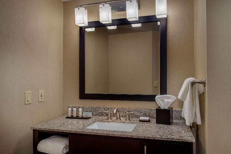 Bathroom 10