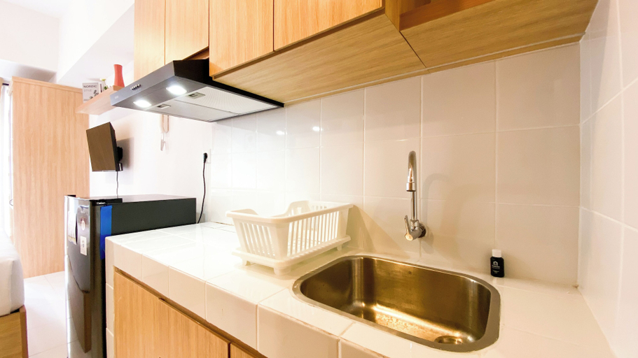 Private kitchen 3, Cozy And Tranquil Studio Apartment At Tokyo Riverside Pik 2, Tangerang