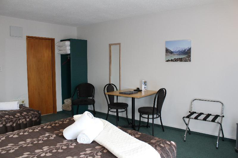 Bedroom 27