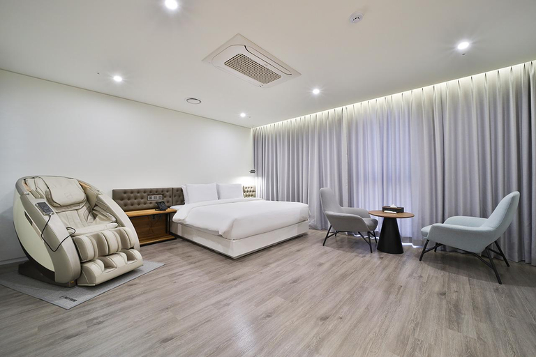 Bedroom 11