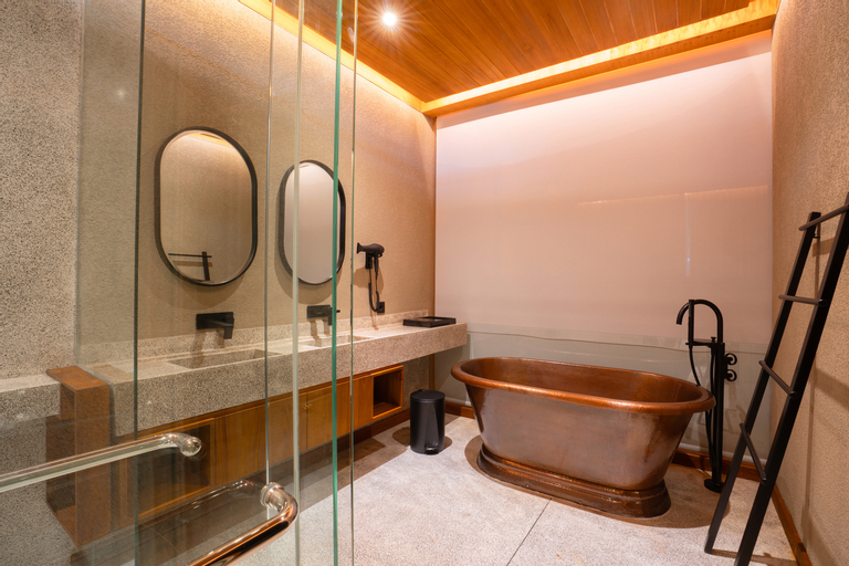 Bathroom 4