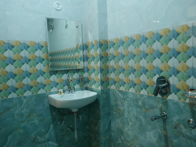 Bathroom 4, Hotel Silver Bliss, Lucknow