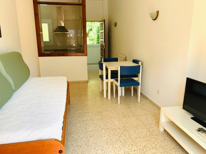 Bedroom 3, Eva Aparthotel, Girona