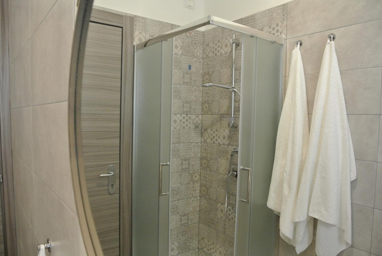 Bathroom 3, B&B Quattordici, Salerno