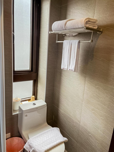 Bathroom 2, Alice Home, Kinmen