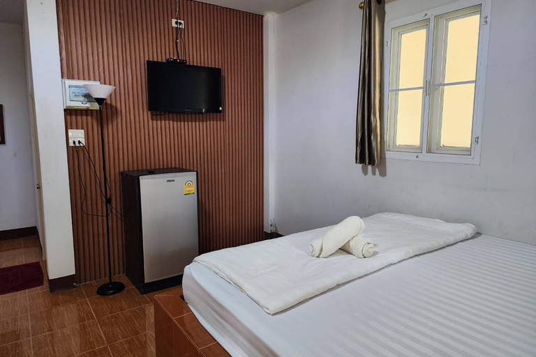 Bedroom 5, Rung Rueng Resort, Chonnabot