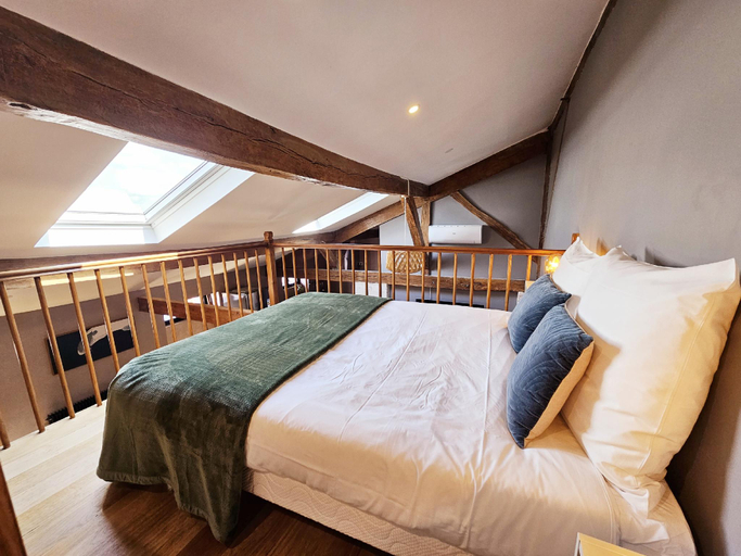 Bedroom 27
