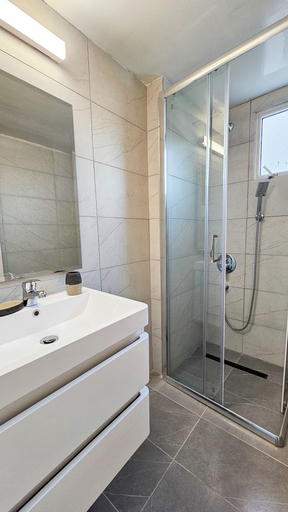 Bathroom 3, La Magenta Apartments, Larnaca