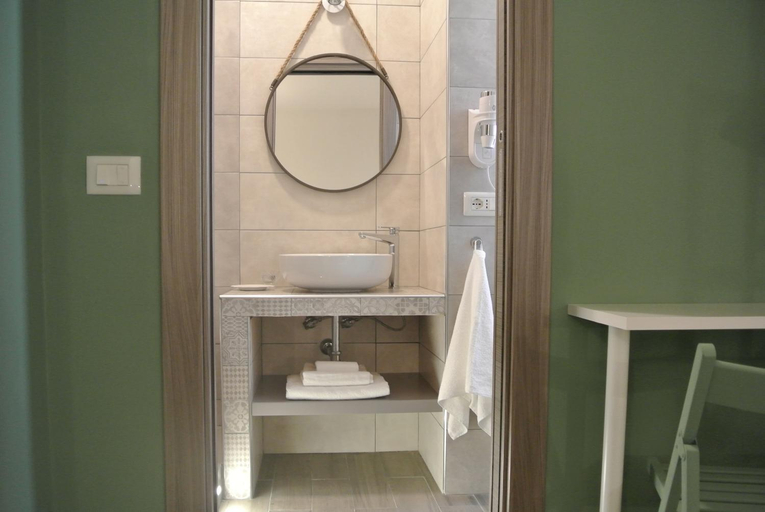 Bathroom 2, B&B Quattordici, Salerno